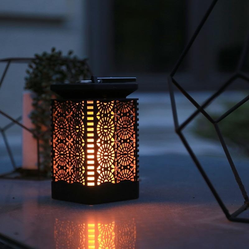 Solar LED lantaarn - Flame effect - Met schemersensor Solar LED lantaarn - Flame effect - Met schemersensor